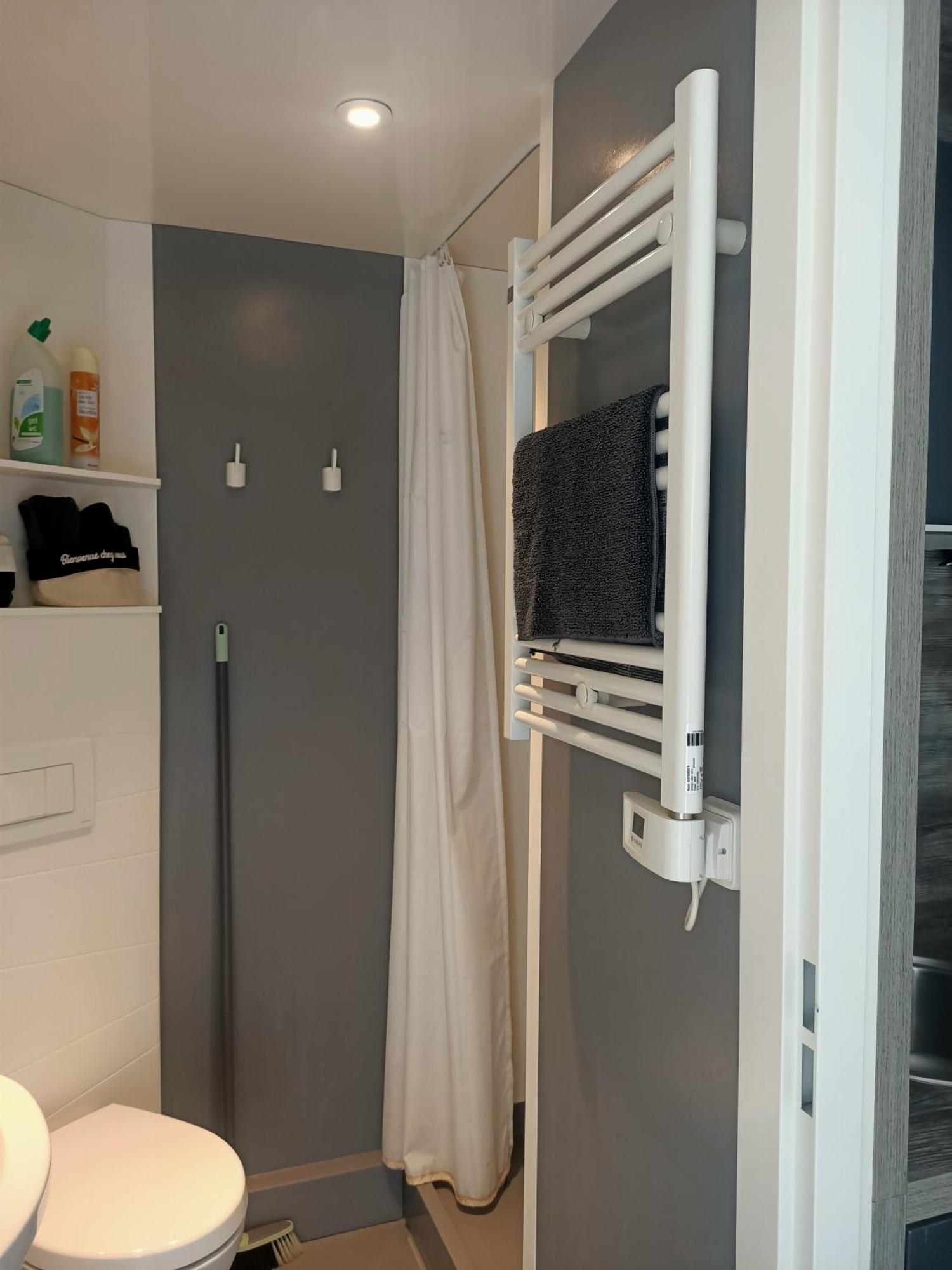 Le Temps d une Pause - Studio Indépendant climatisé jusqu à 4 personnes avec vue sur le Beaujolais - Borne recharge véhicule électrique Montmerle-sur-Saone Esterno foto